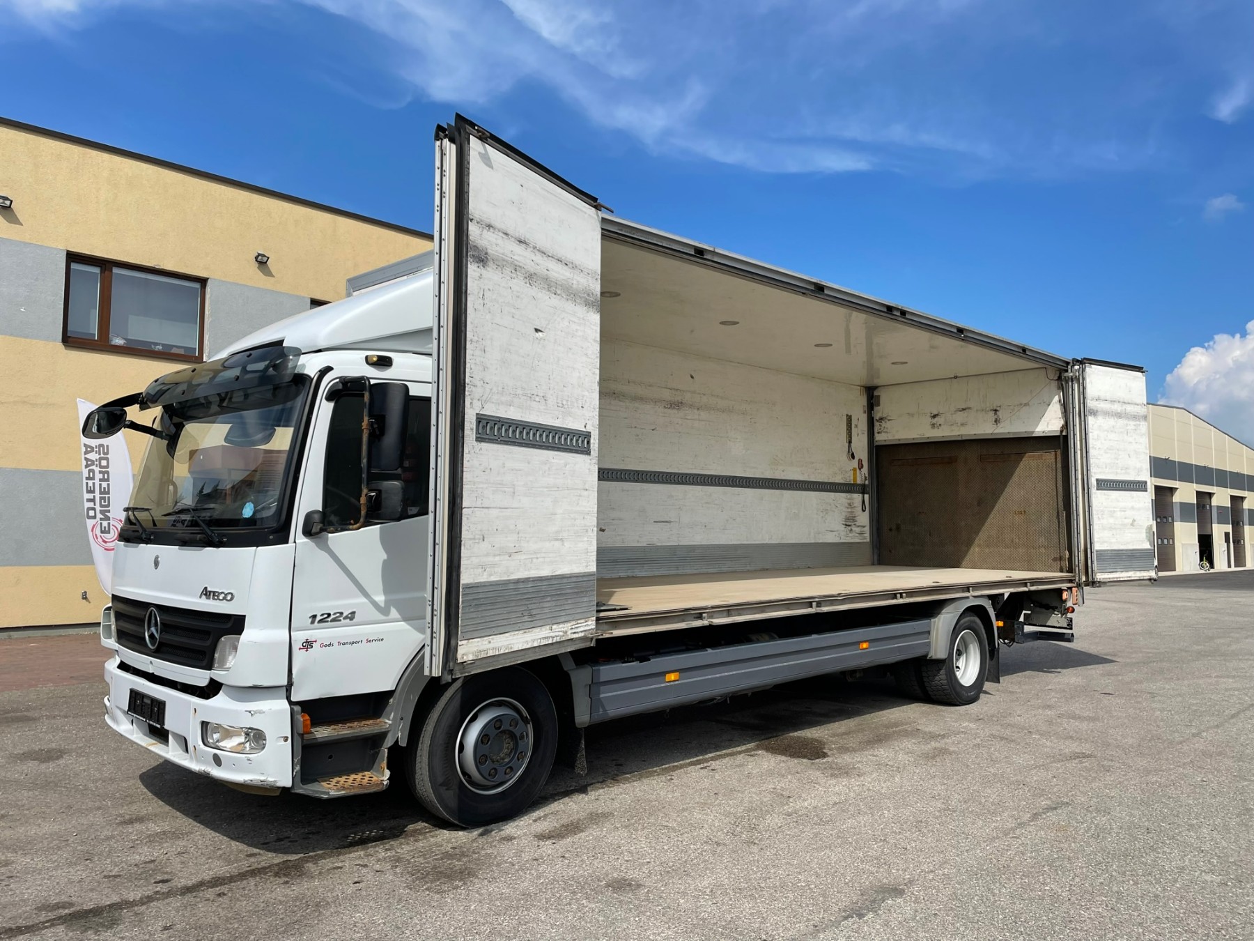Mercedes-Benz Atego 1224 4x2 EURO5 + SIDE OPENING + AUTOMATIC