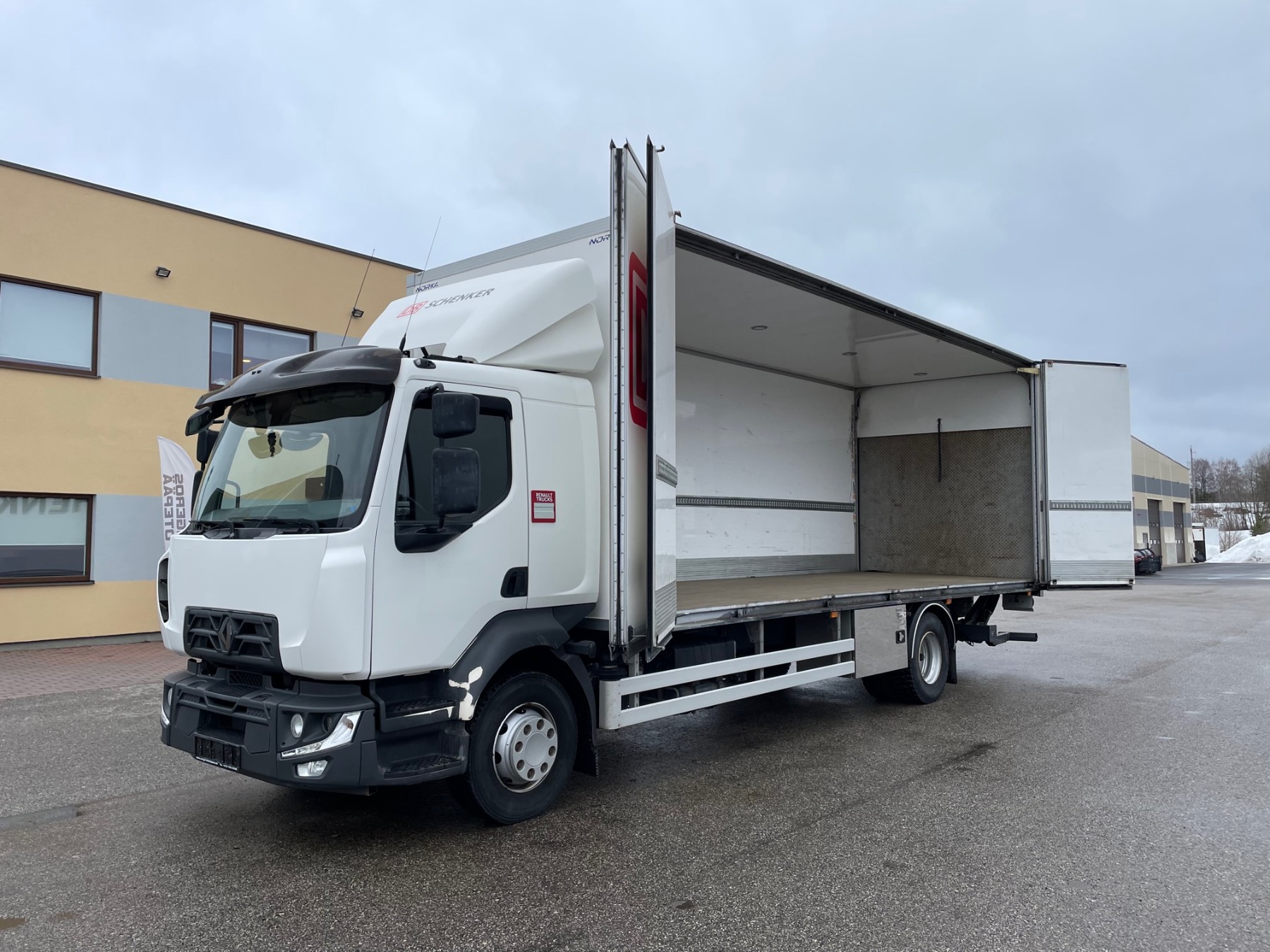 Renault D16 4x2 EURO6 + SIDE OPENING + ONLY 63000 KM!!!